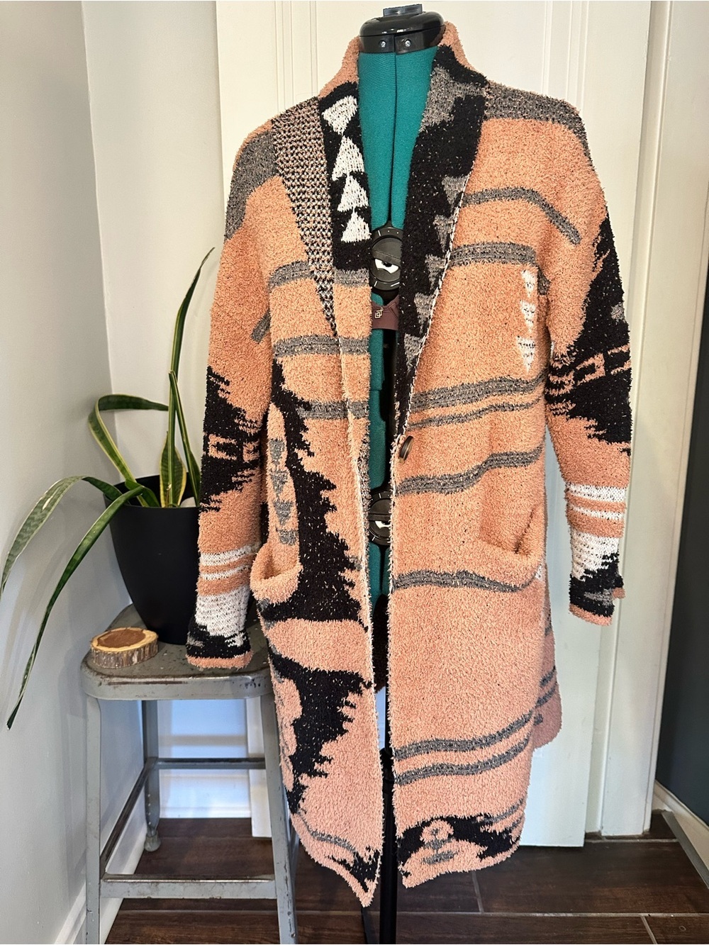 Davi & Dani Womens S Brown Aztec Print Cardigan Sweater
